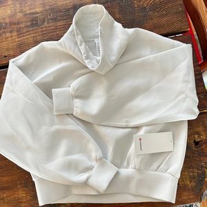 NWT Lululemon Full Flourish Pullover Bone